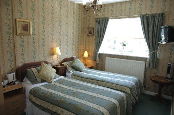 Moonraker House Hotel สแตรทฟอร์ด อะพอน เอวอน ภายนอก รูปภาพ