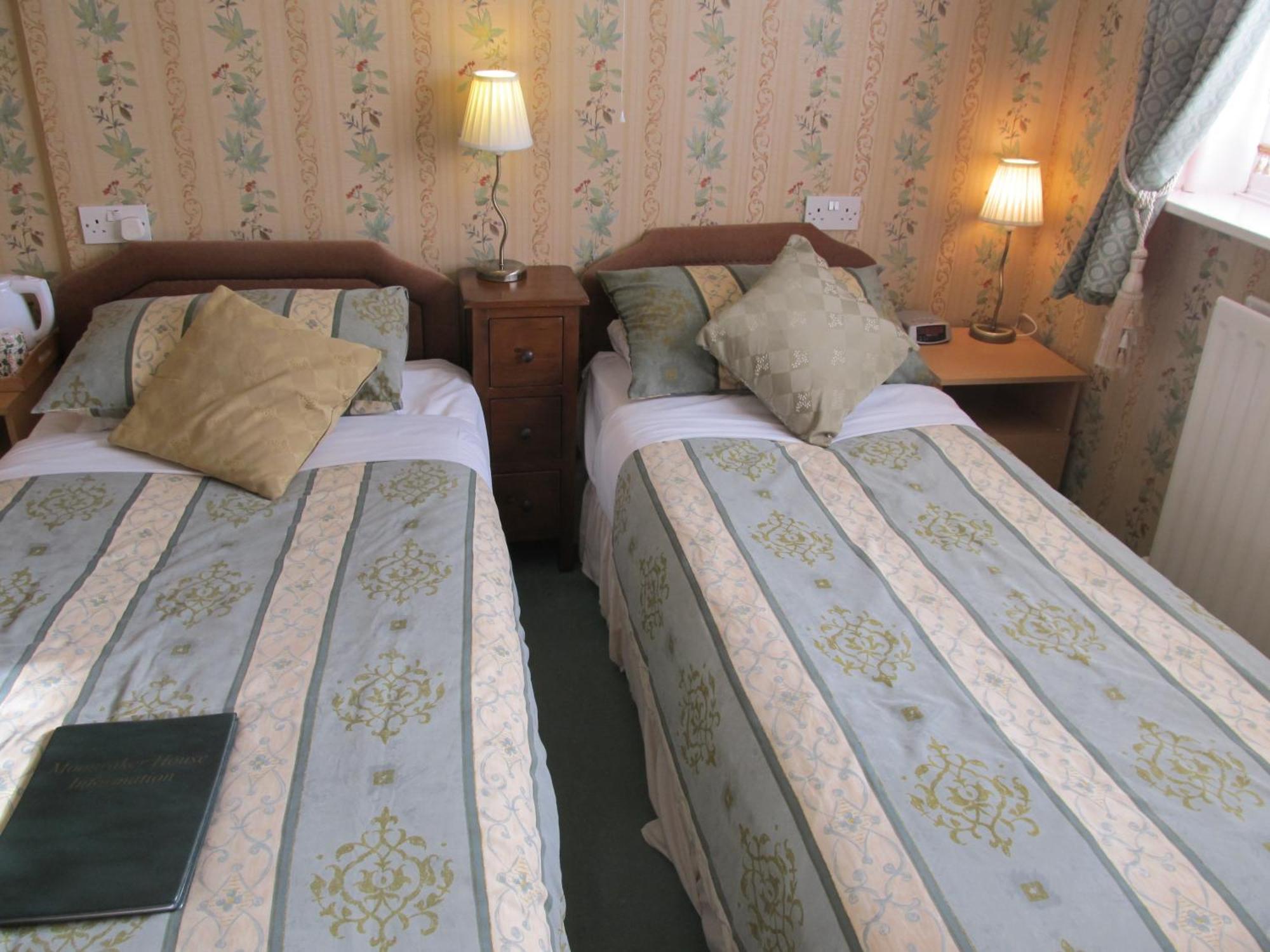 Moonraker House Hotel สแตรทฟอร์ด อะพอน เอวอน ภายนอก รูปภาพ