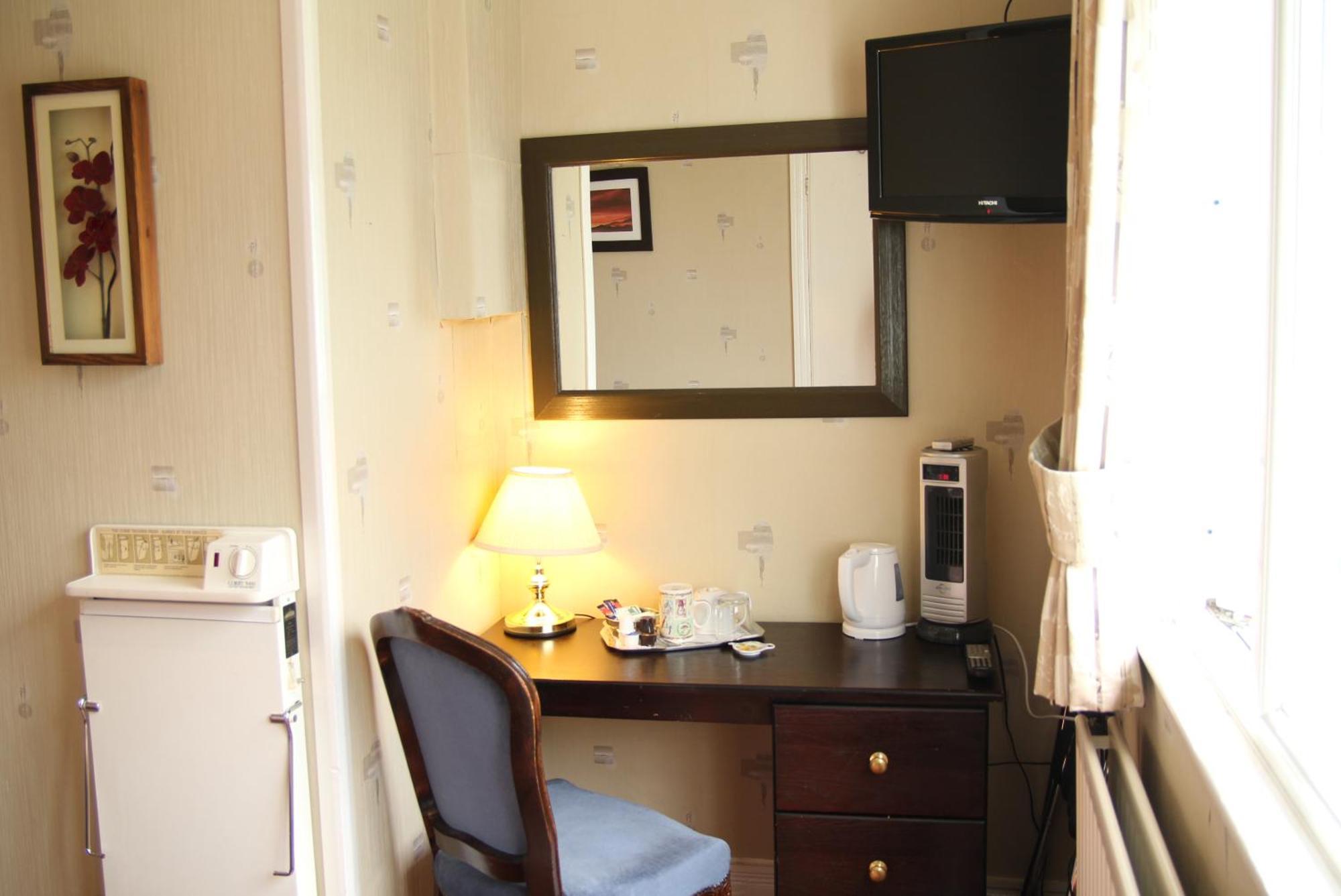 Moonraker House Hotel สแตรทฟอร์ด อะพอน เอวอน ภายนอก รูปภาพ