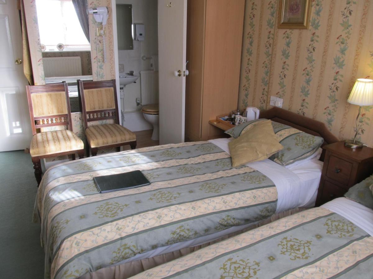 Moonraker House Hotel สแตรทฟอร์ด อะพอน เอวอน ภายนอก รูปภาพ