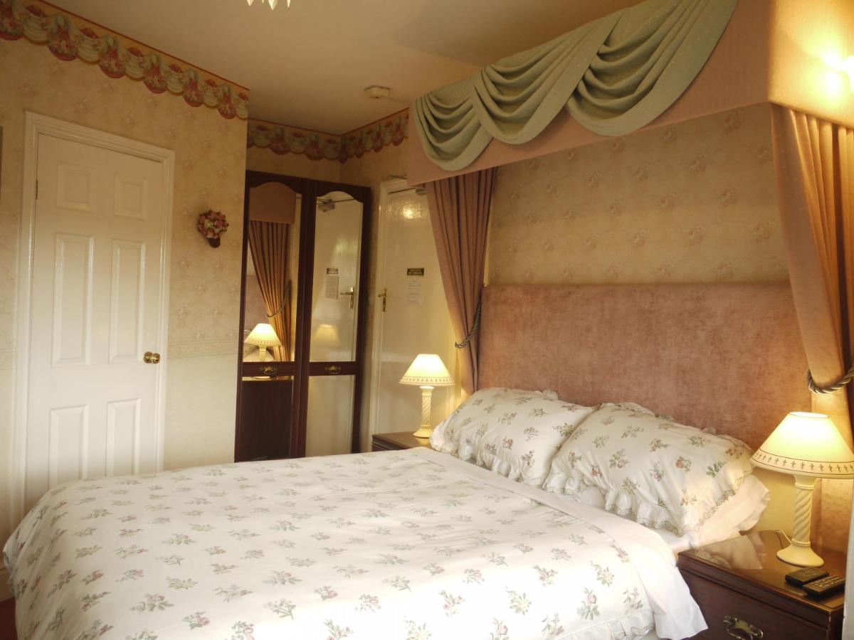 Moonraker House Hotel สแตรทฟอร์ด อะพอน เอวอน ภายนอก รูปภาพ